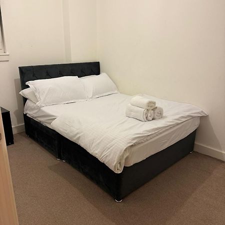 Spacious 2 Bedrooms Apartment In Stratford 런던 외부 사진