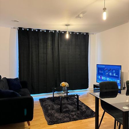 Spacious 2 Bedrooms Apartment In Stratford 런던 외부 사진