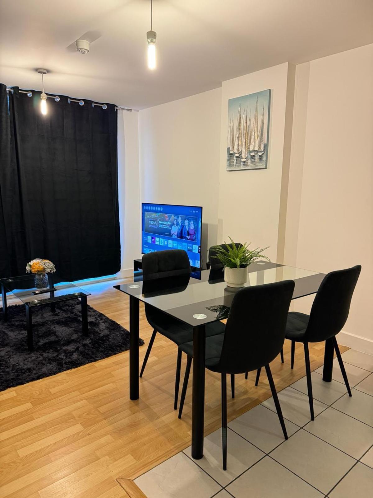 Spacious 2 Bedrooms Apartment In Stratford 런던 외부 사진